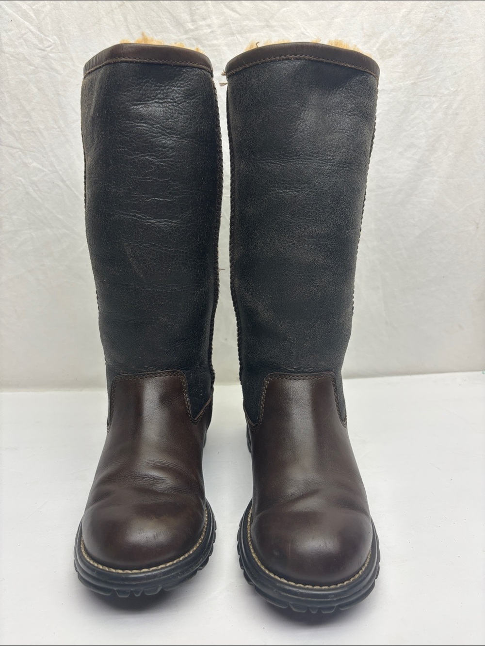 UGG talk boots, size 5, box 49